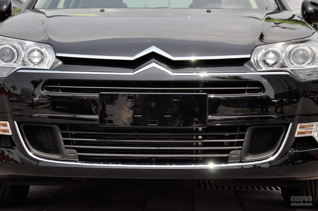 2012款东风雪铁龙c523l20周年纪念版到店实拍