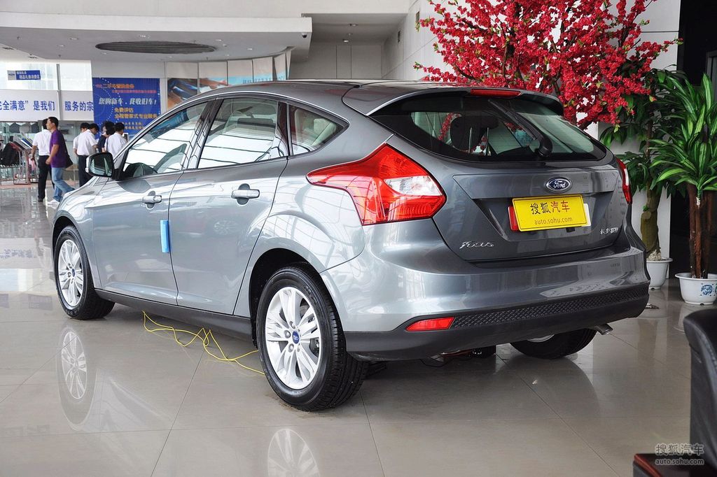 【 福特福克斯两厢高清图片】_2012款 1.