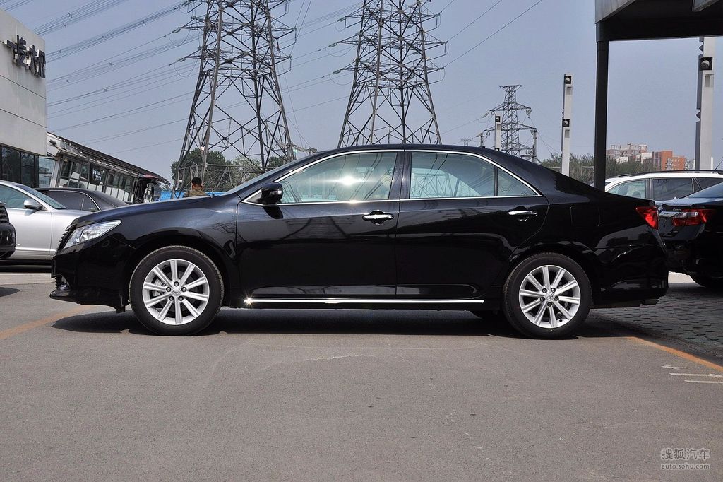 【 丰田凯美瑞高清图片】_炫晶黑_外观_搜狐汽车网