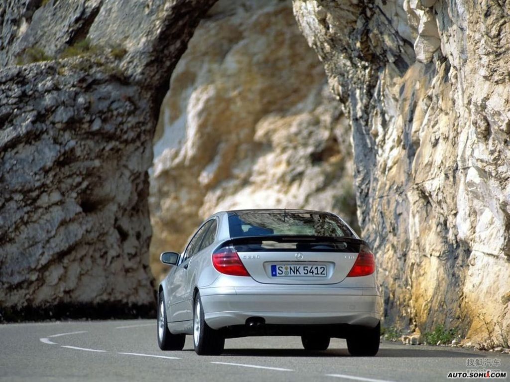 2000款奔驰c220cdisportcoupe