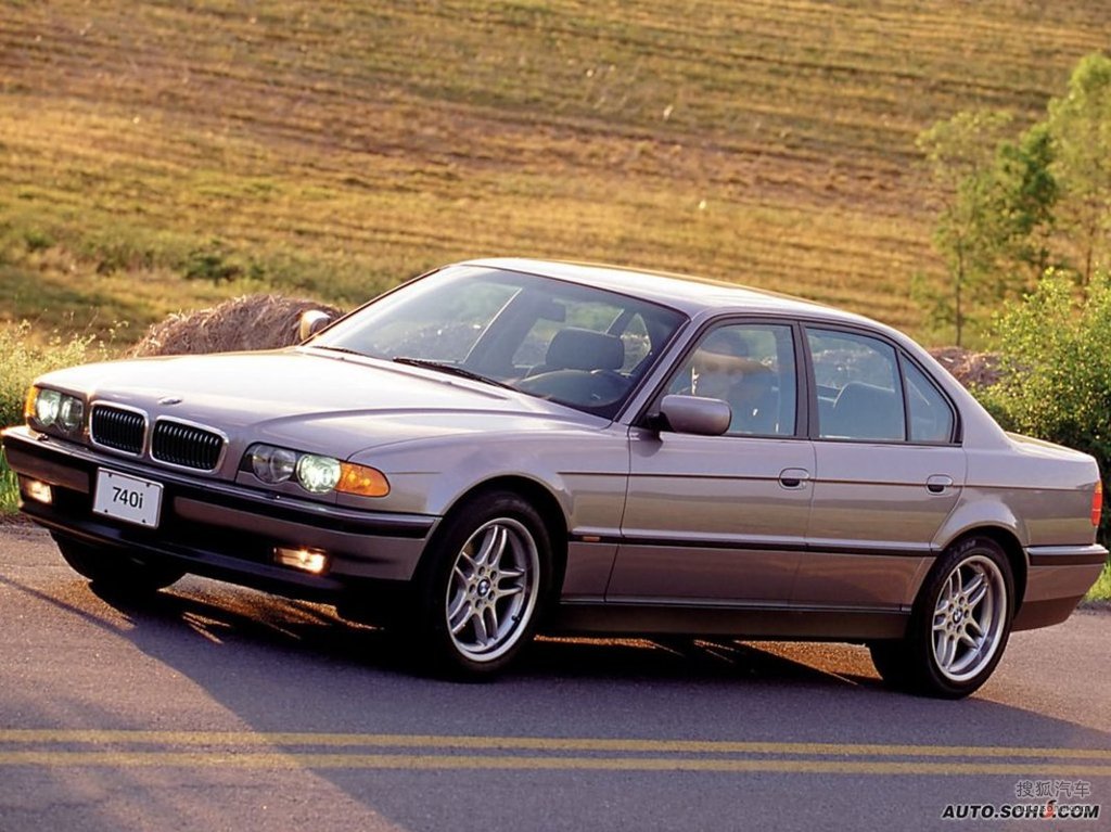 2000款宝马740i