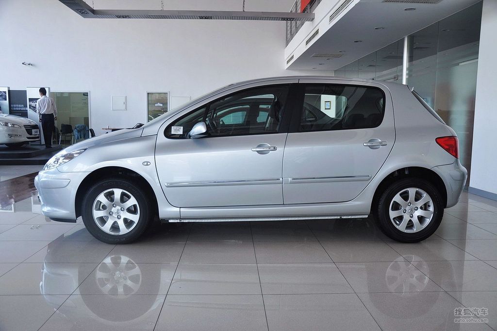 2012款标致307两厢1.