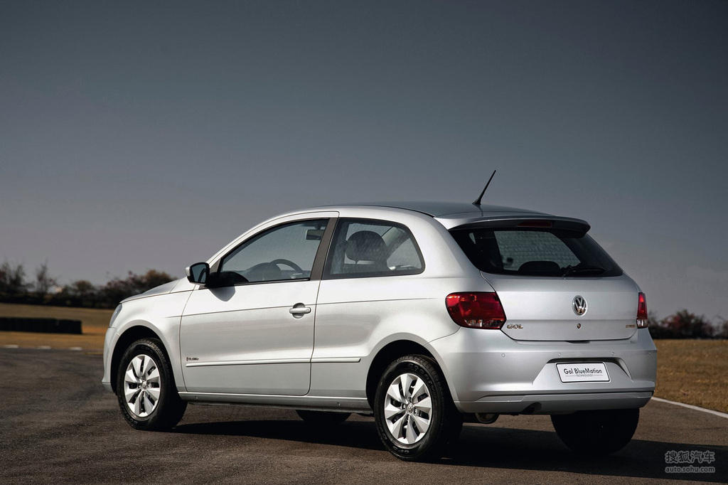 搜狐汽车>图库>大众>上汽大众>高尔>2013款大众gol 2-door提示:支持