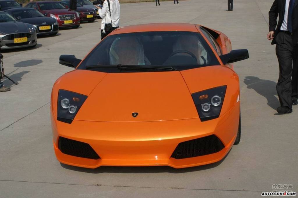 2008款兰博基尼murcielago      提示:支持键盘翻页 &larr;左 右&rarr