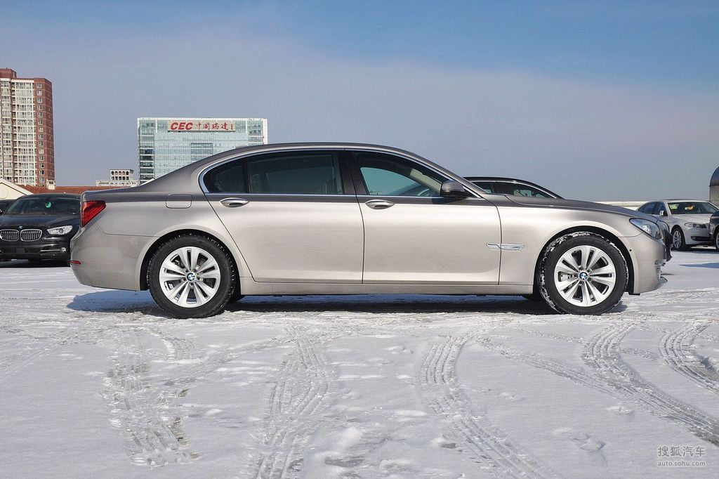 【 宝马7系高清图片】_米兰诺米_外观_搜狐汽车网