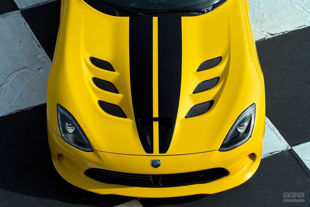 2013款道奇蝰蛇gts海外试驾