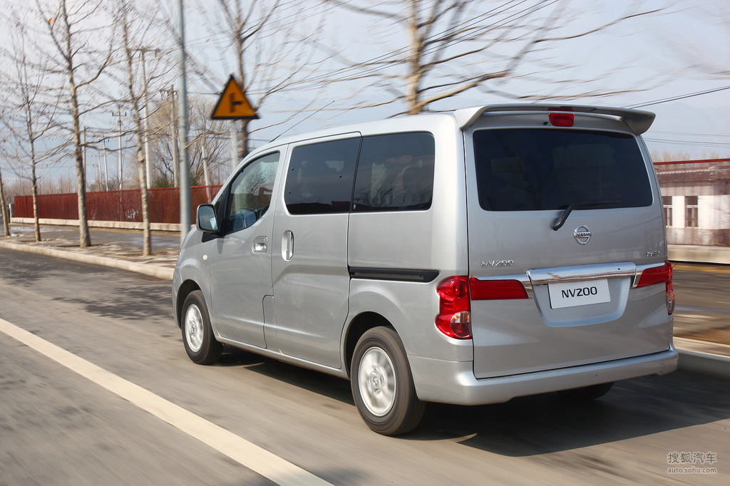 日产nv200