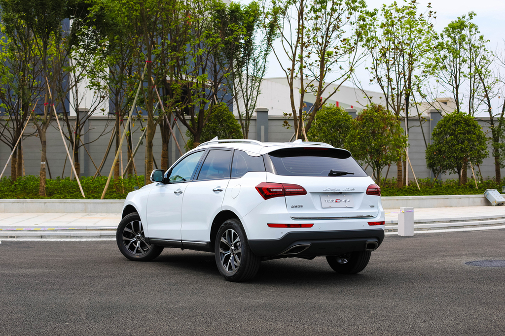 众泰t600coupe15t自动挡车型