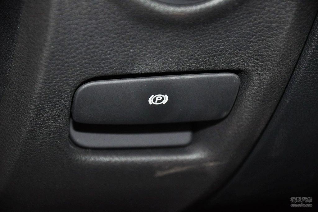 >图库>奥迪>奥迪(进口)>q7>2013款奥迪q7 35tfsi技术型 - 手刹提示