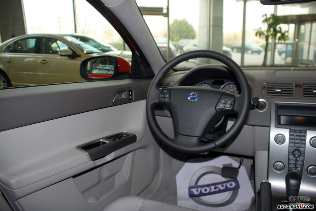 【 沃尔沃s40高清图片】_深灰色_内饰_搜狐汽车网