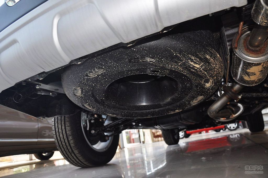 【 比亚迪s6高清图片】_底盘发动机_搜狐汽车网