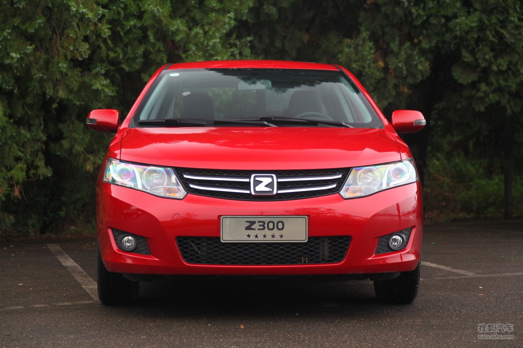 2013款众泰z300 1.5l手动多车对比试驾实拍