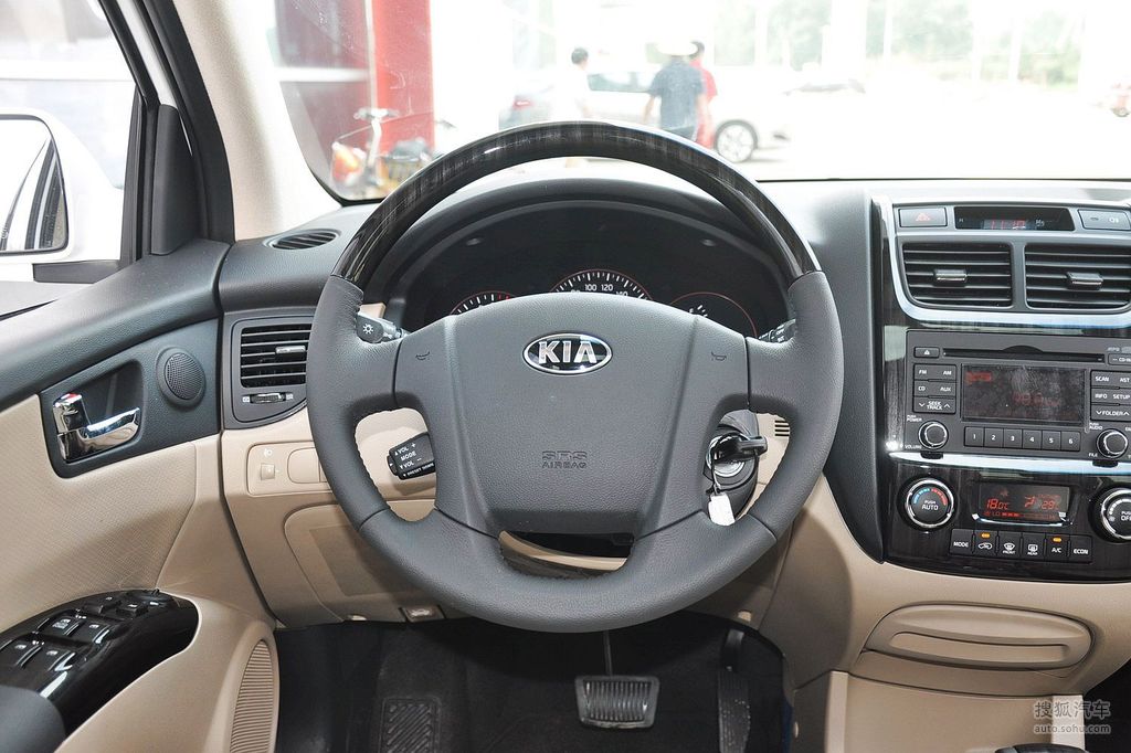 【 起亚狮跑高清图片】_2013款 2.