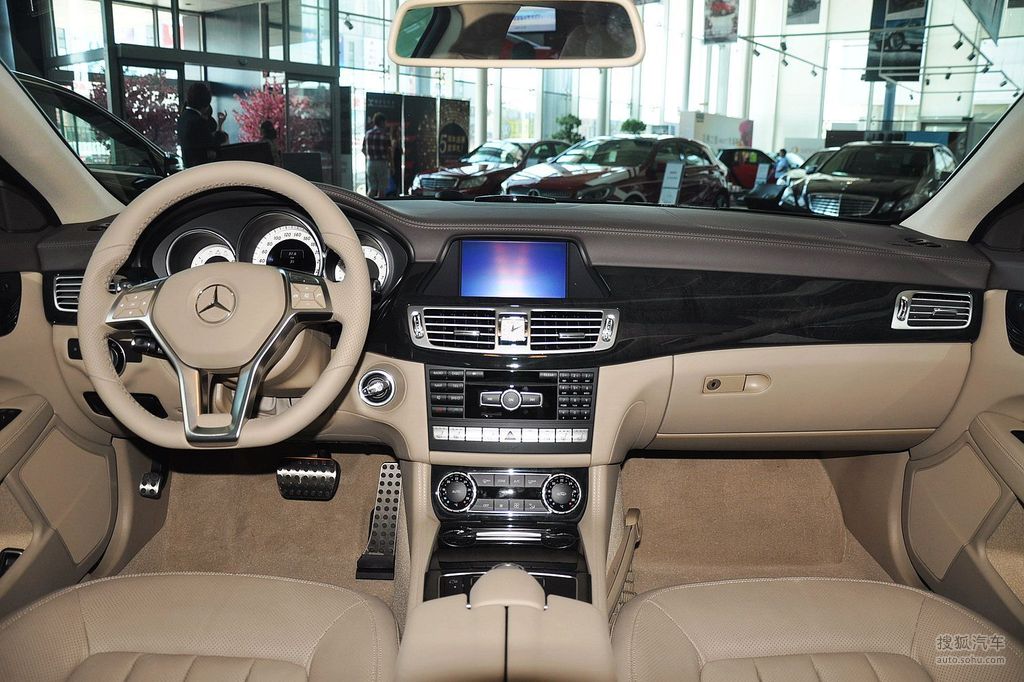 猎装版高清图片】_2013款 cls350 猎装时尚型_杏仁黄色真皮_内饰_搜狐