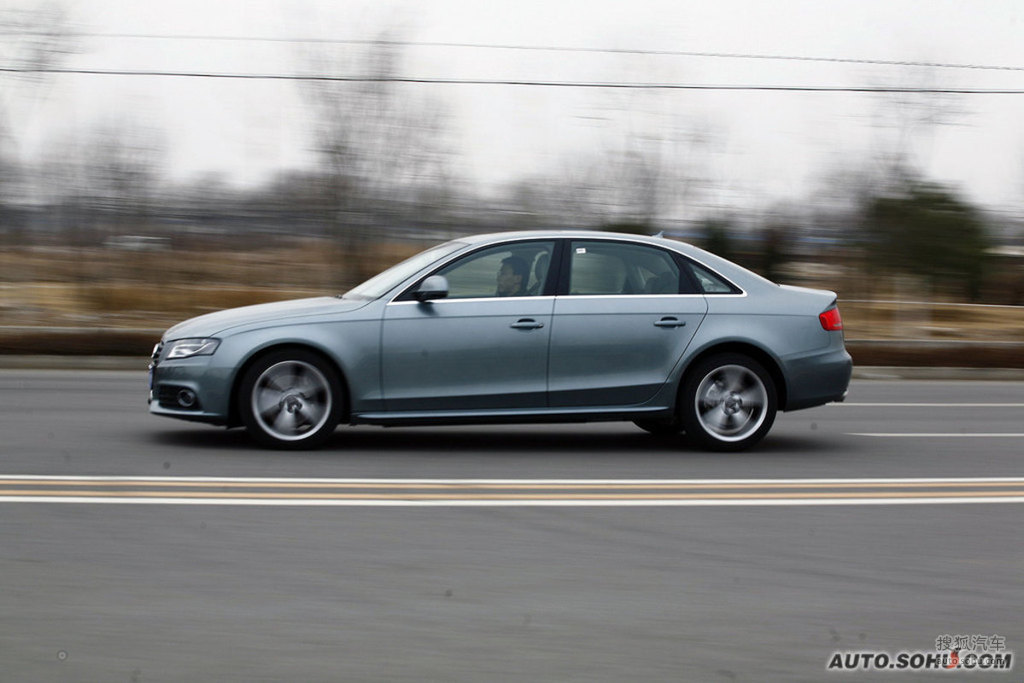 搜狐汽车>图库>奥迪>一汽奥迪>a4l组图>2009款奥迪a4lquattro试驾>4s