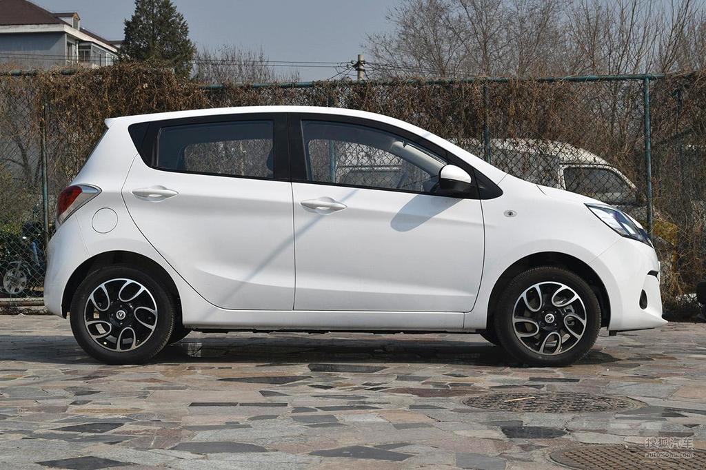 2017款长安奔奔ev180公里标准型