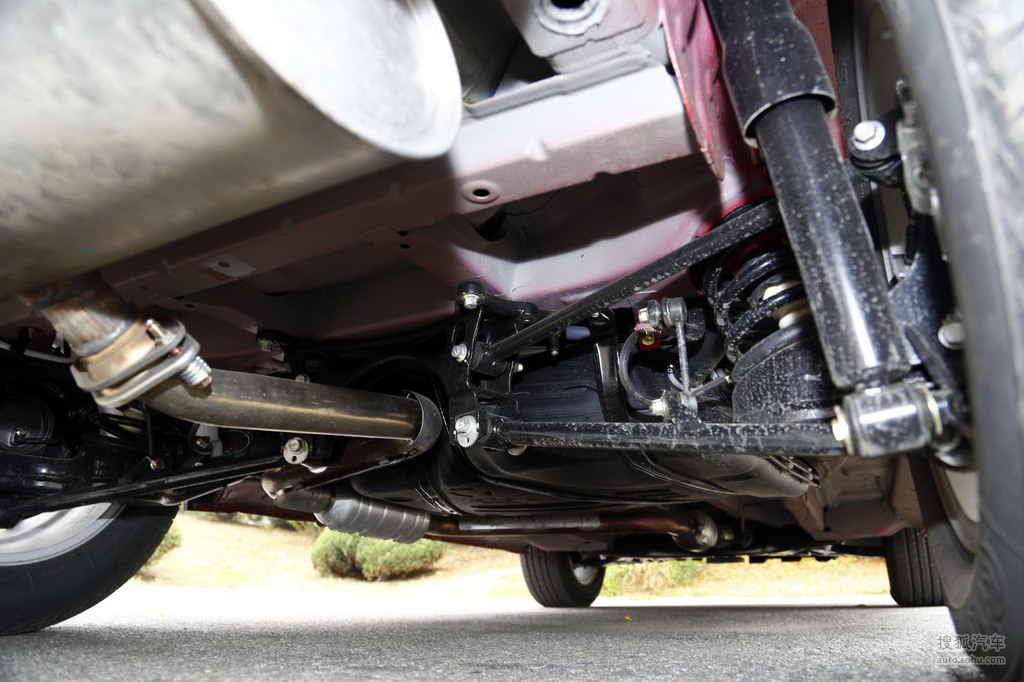 【 奇瑞汽车瑞虎5高清图片】_底盘发动机_搜狐汽车网