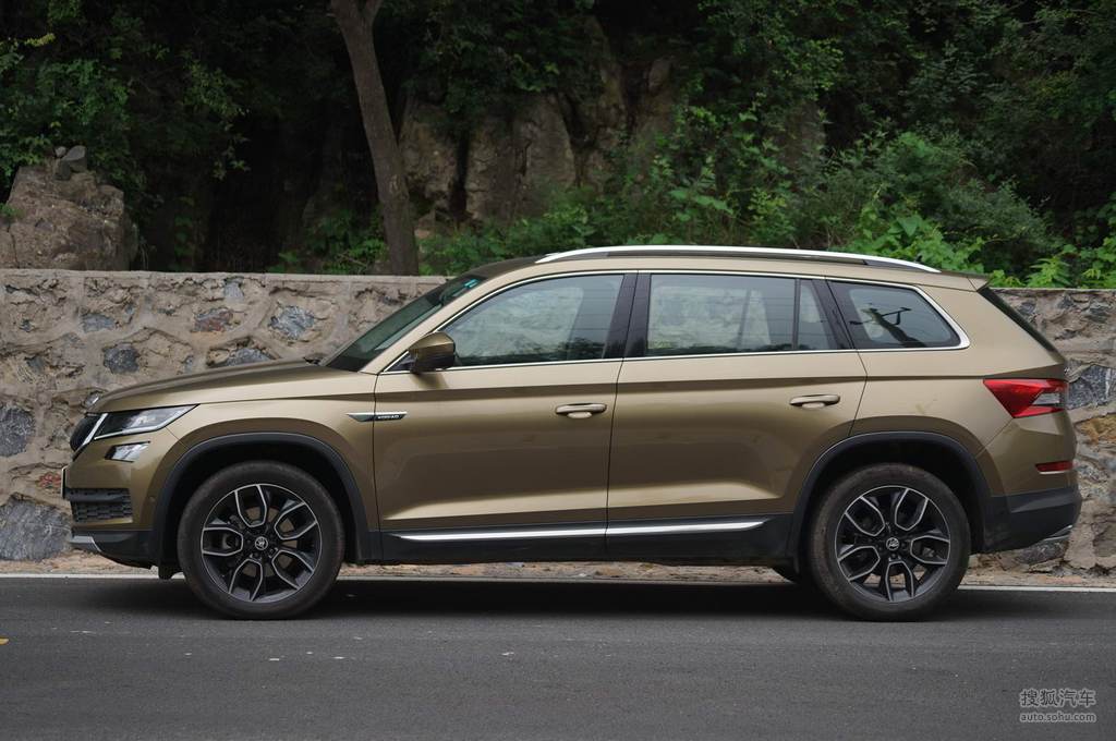 【 斯柯达柯迪亚克高清图片】_2017款 tsi 380 7座四驱旗舰版_流沙金
