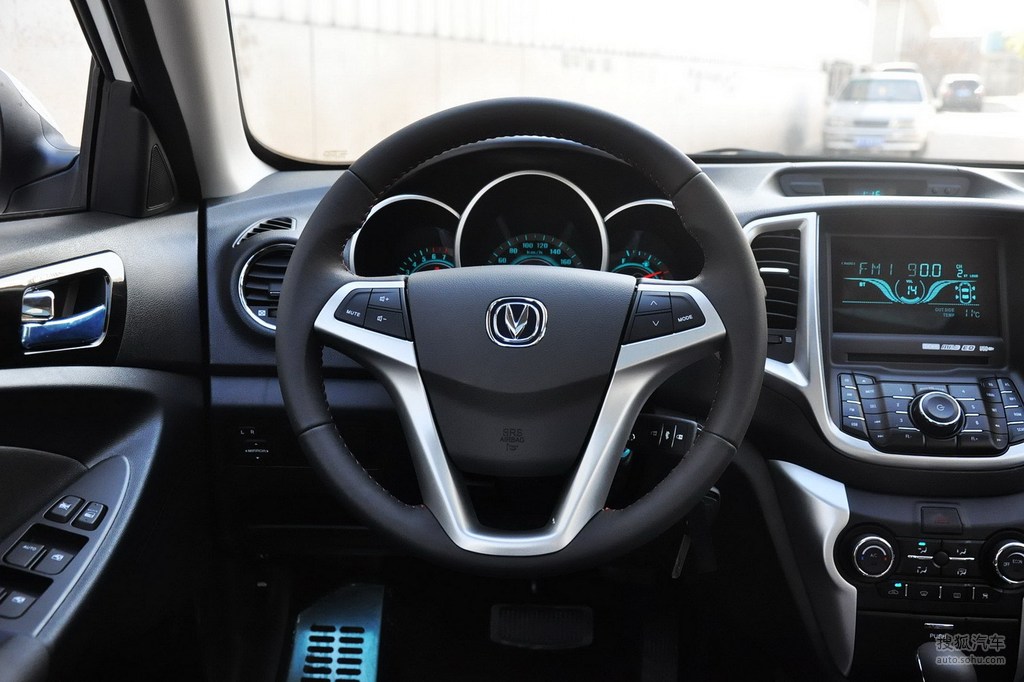 【 长安逸动xt高清图片】_黑色/红色_内饰_搜狐汽车网