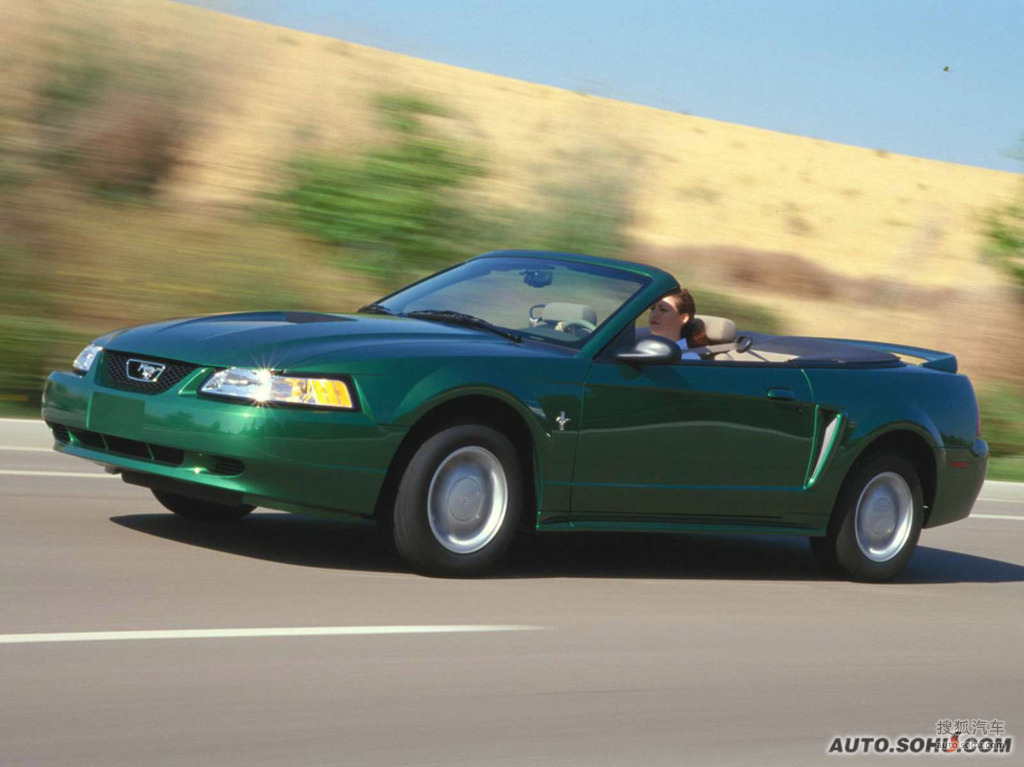 2000款福特野马convertible