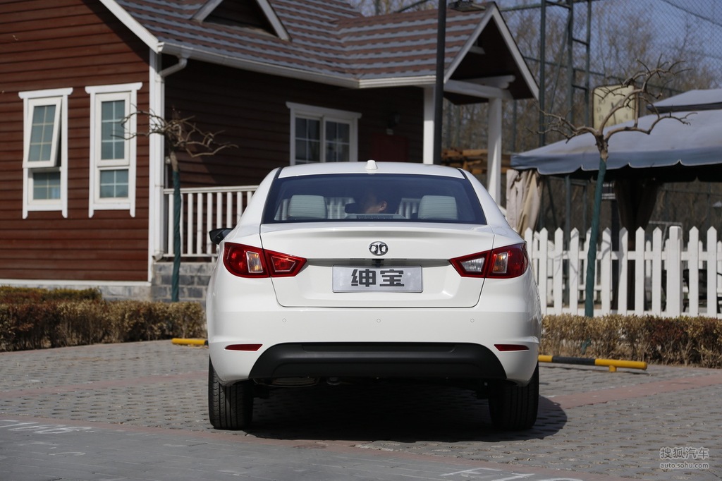 北京汽车全新d50