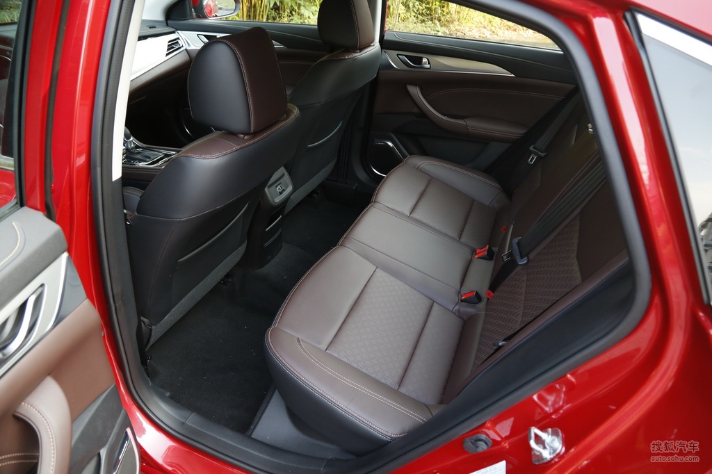 2018款长安逸动 1.