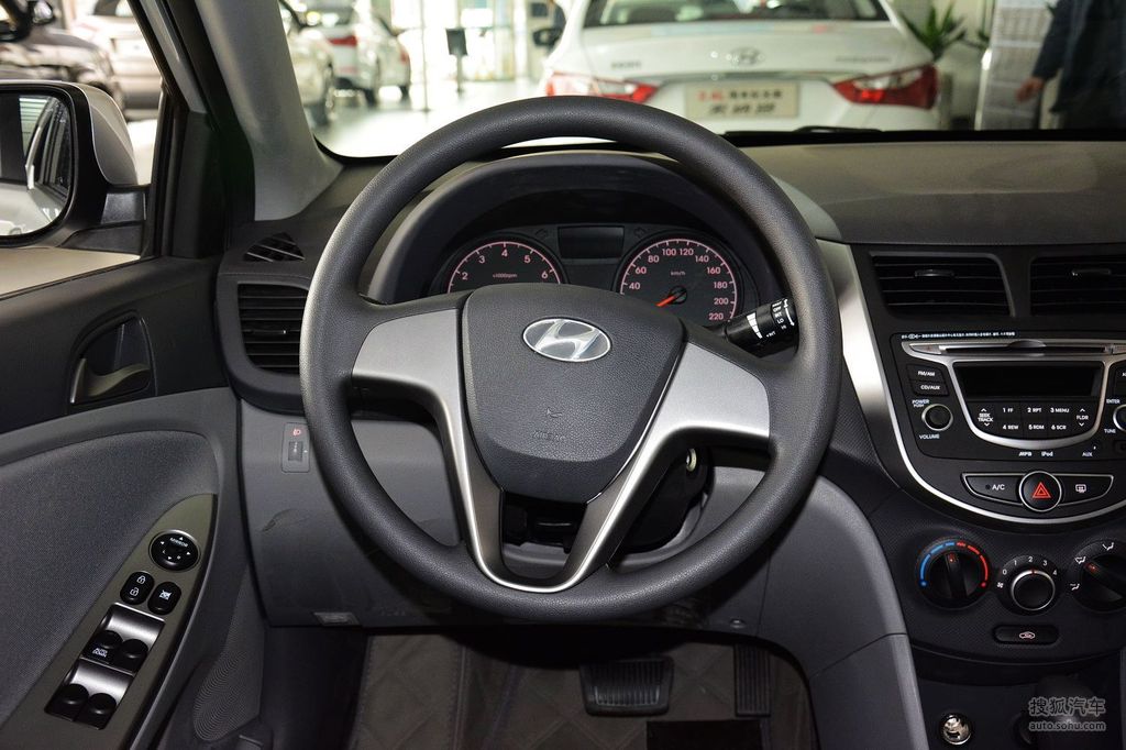 【 现代瑞纳三厢高清图片】_浅色内饰_内饰_搜狐汽车网