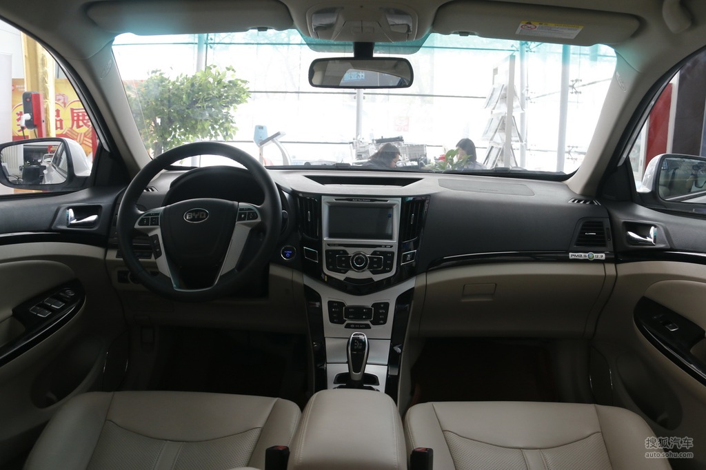【 比亚迪e5高清图片】_2018款 450 智联尊享型_双色内饰_内饰_搜狐