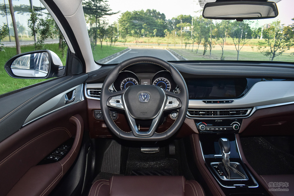 【 长安逸动高清图片】_黑色/摩卡棕_内饰_搜狐汽车网