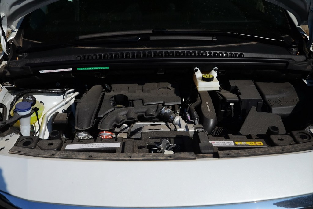 【 标致3008高清图片】_底盘发动机_搜狐汽车网