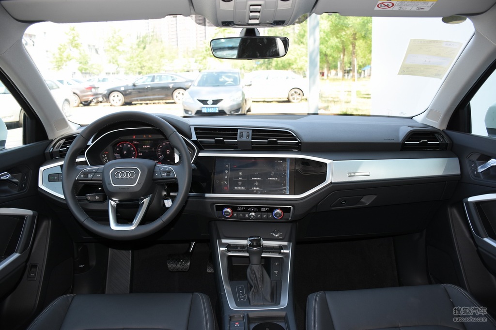 【 奥迪q3高清图片】_2019款 35 tfsi 进取致雅型_黑色_内饰_搜狐汽车