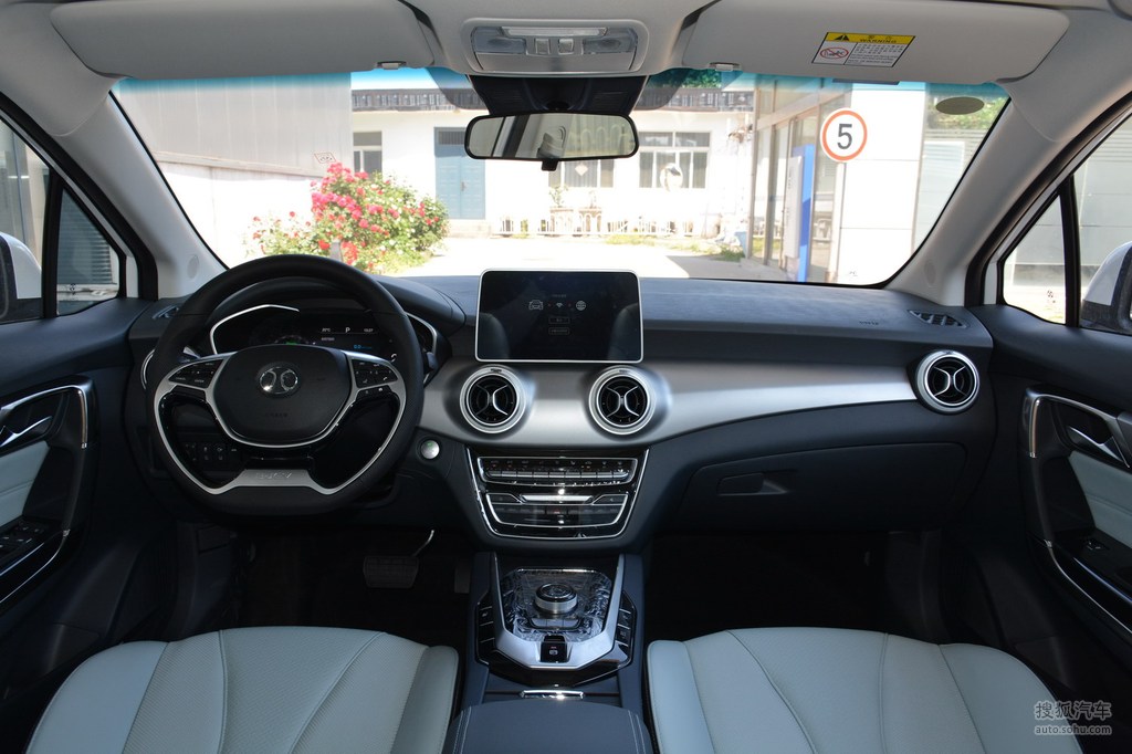 【 北汽新能源北汽新能源eu高清图片】_黑色/灰色_内饰_搜狐汽车网