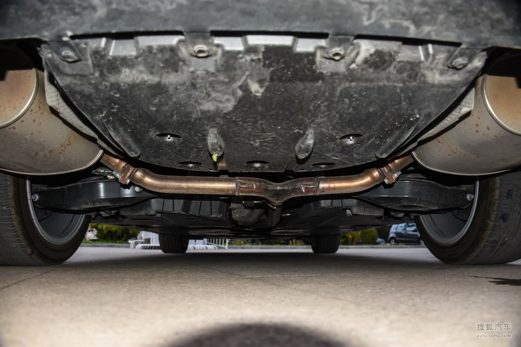 【 丰田亚洲龙高清图片】_底盘发动机_搜狐汽车网