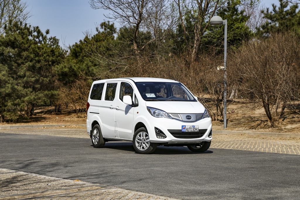 搜狐汽车>图库>比亚迪>比亚迪>商2019款比亚迪m3实拍 提示:支持键盘