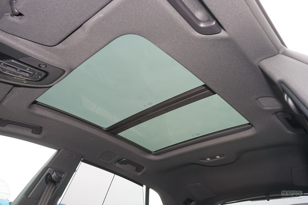 2019款奥迪q8 55tfsi 至尊限量版 - 天窗提示:支持键盘翻页 ←左 右