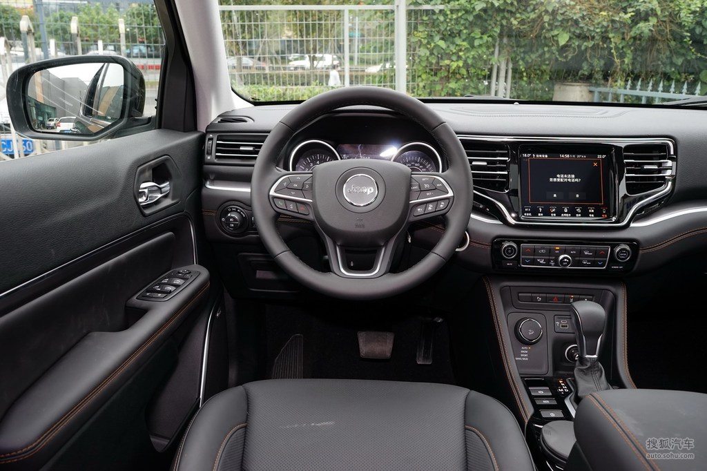 【 jeep指挥官高清图片】_石林黑_内饰_搜狐汽车网