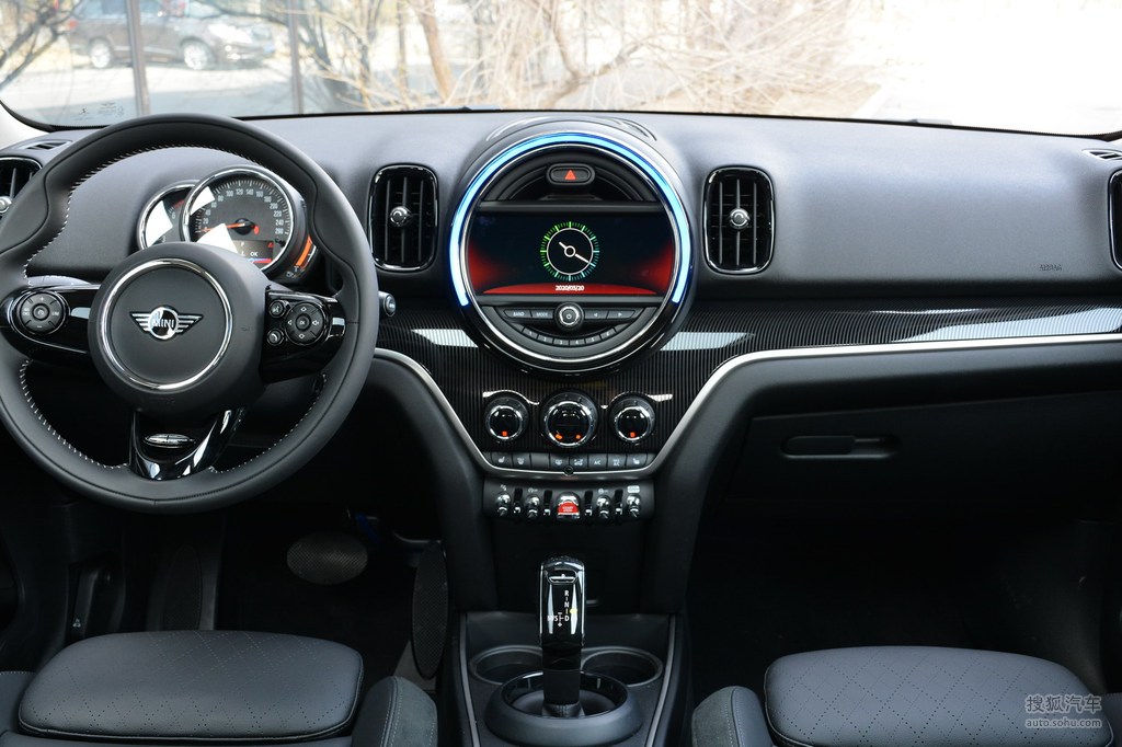 2020款minicountryman15tcooperall4极地版中控台提示支持键盘翻页