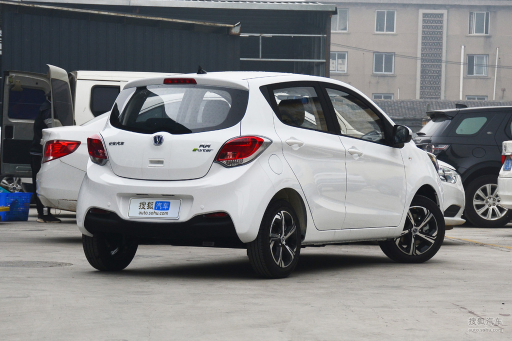 2020款长安奔奔estar心动版