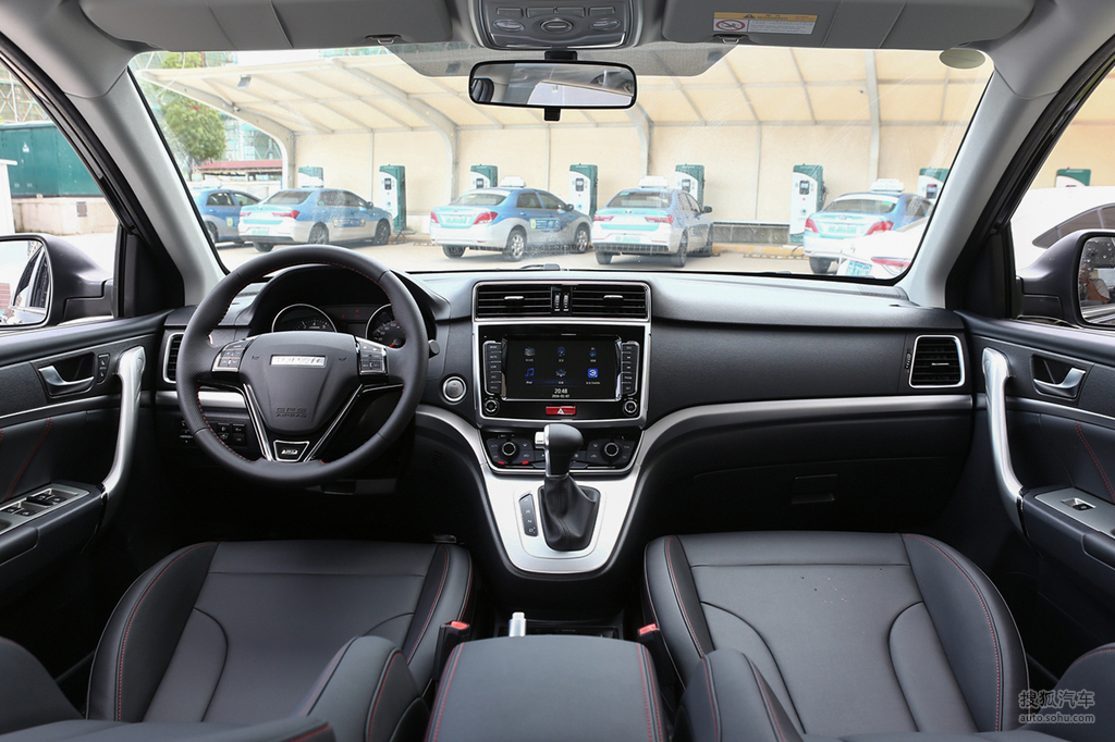 2019款哈弗m615tdct两驱精英型国vi