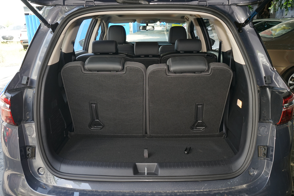 2021款比亚迪宋max升级版15t自动豪华型7座