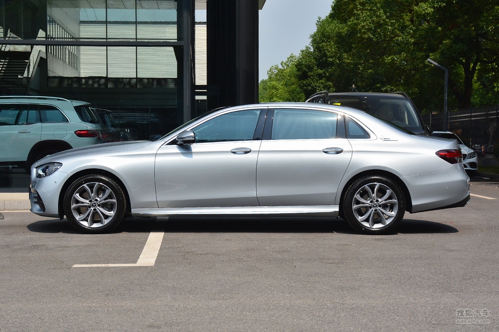 【 奔驰e级高清图片】_2021款 e 300 l 尊贵运动型 _铱银色_外观_搜狐