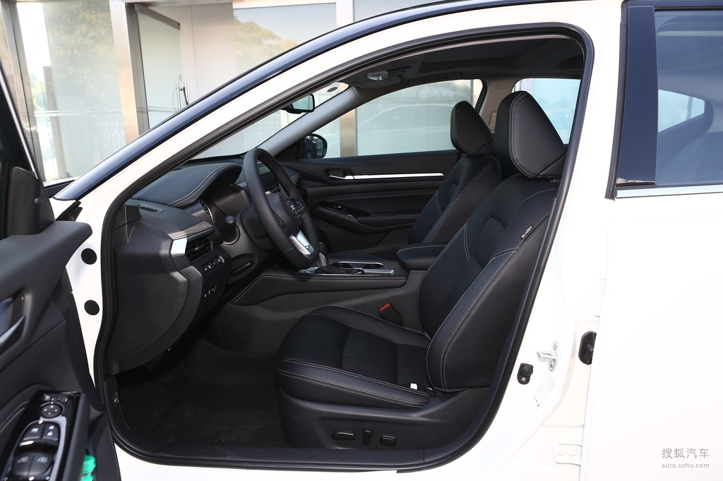 2021款日产天籁20lxlupperad1智行领航版前排座椅提示支持键盘翻页