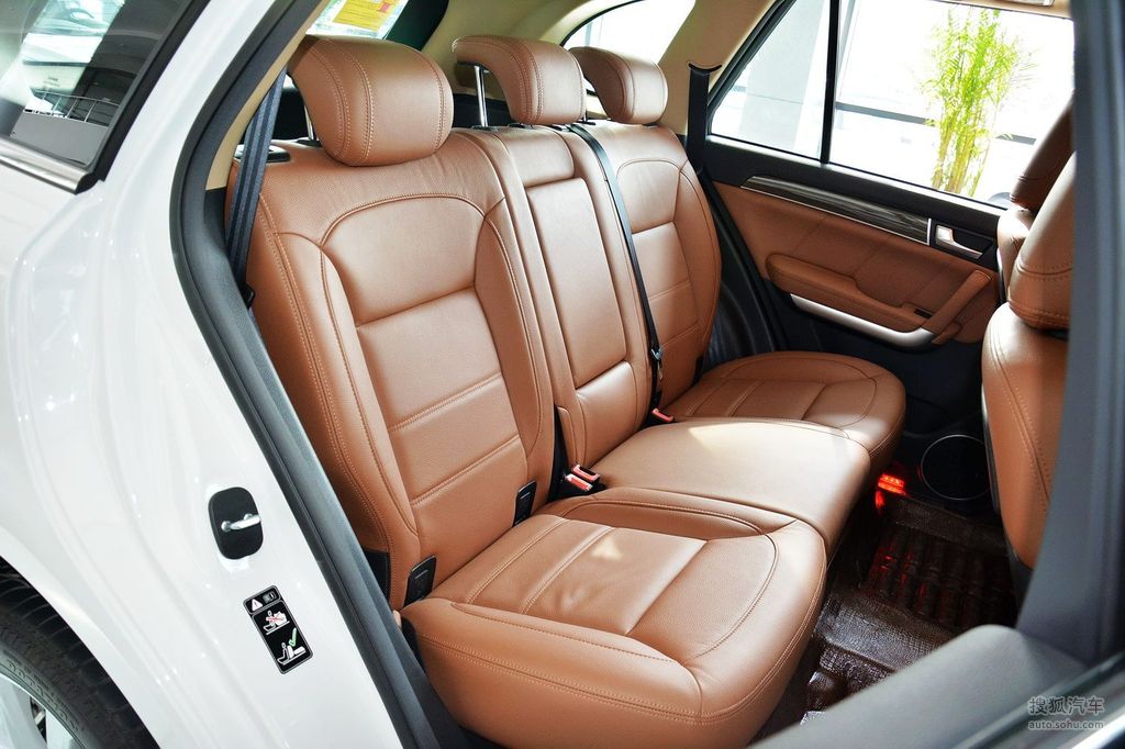 2014款哈弗h820t四驱豪华型后排座椅