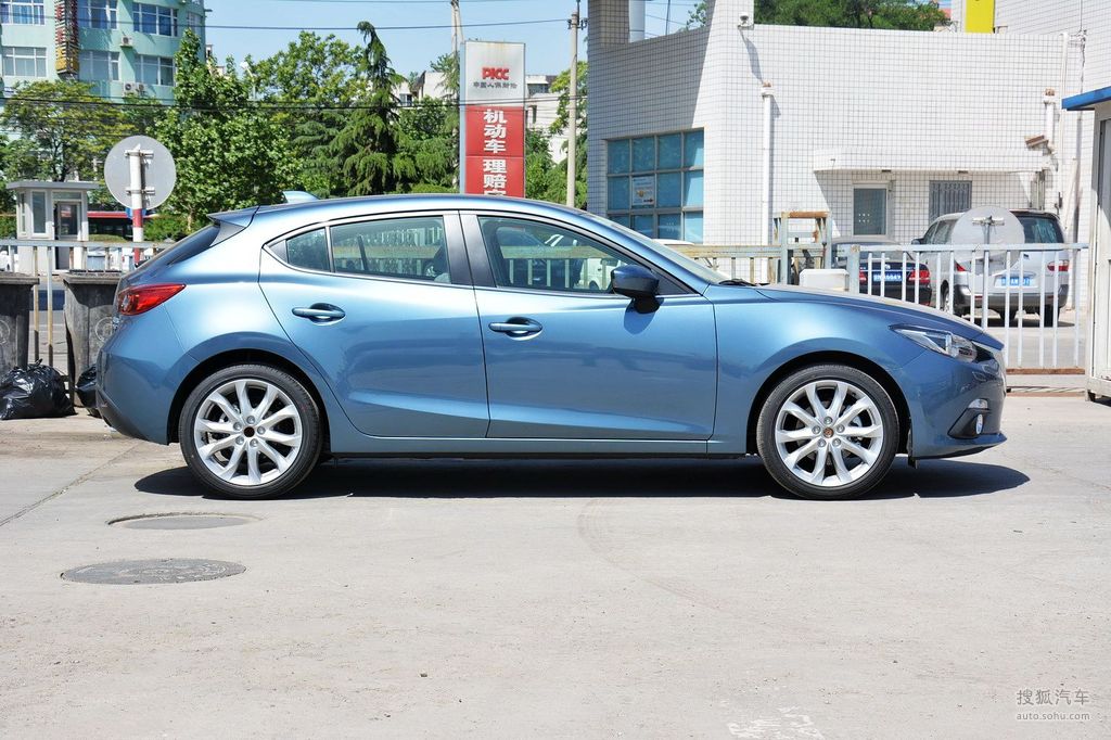 马自达mazda3axela昂克赛拉 两厢