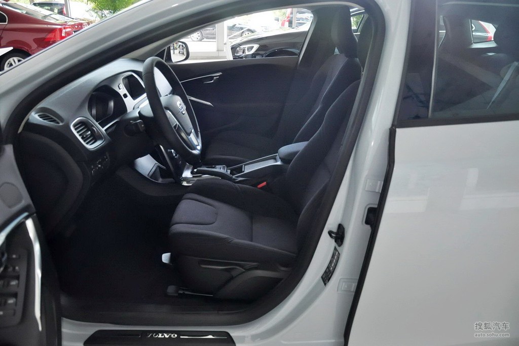 【 沃尔沃v40高清图片】_黑色_内饰_搜狐汽车网
