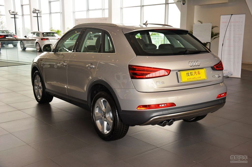 【 奥迪q3高清图片】_2015款 40 tfsi quattro 豪华型_铂金米_外观