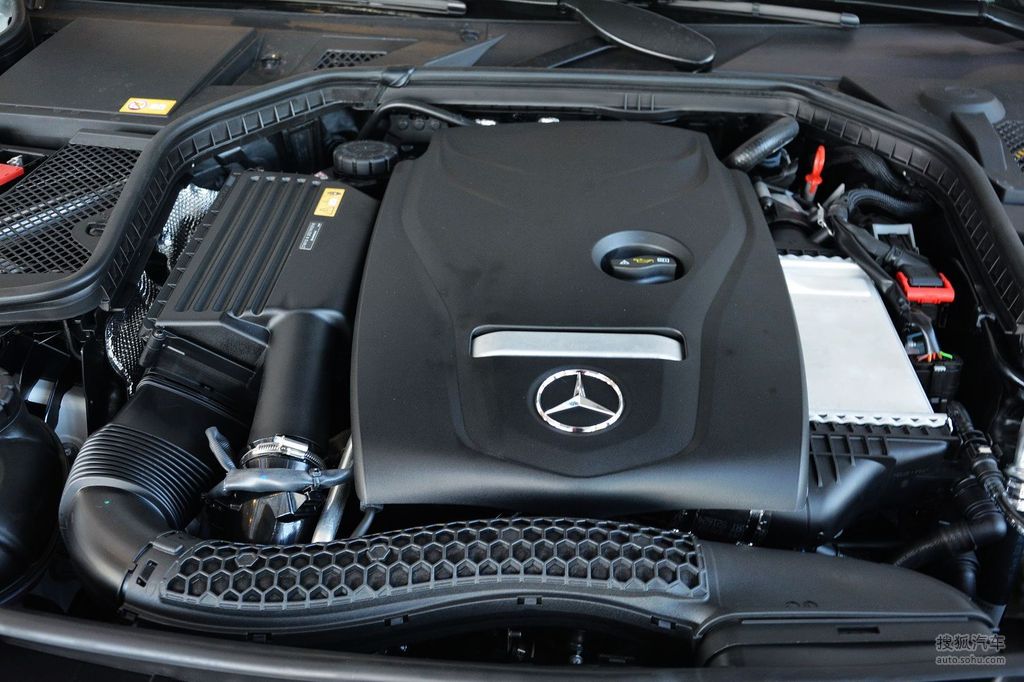 2015款奔驰c180l运动型发动机特写提示支持键盘翻页左右