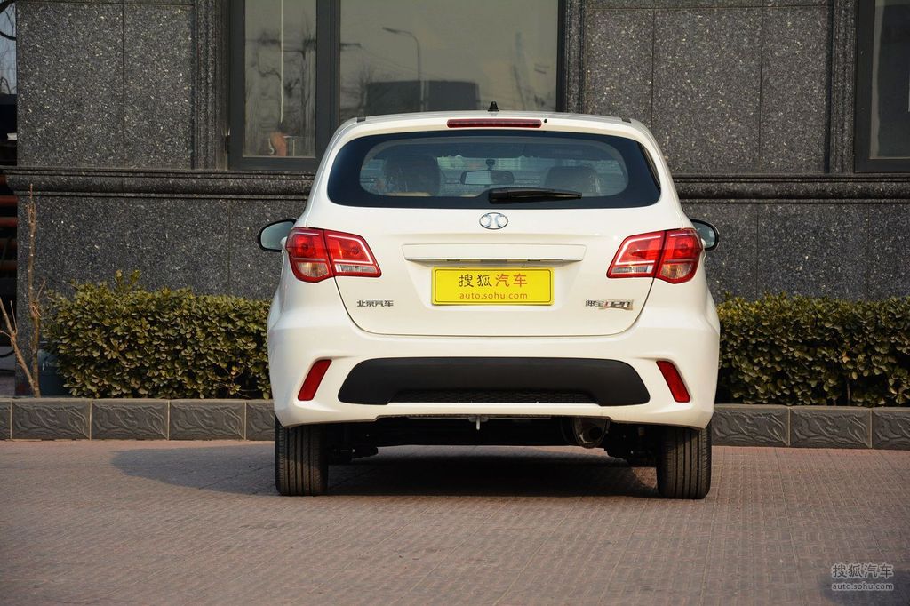 【 北汽绅宝d20 两厢高清图片】_格陵兰白_外观_搜狐汽车网