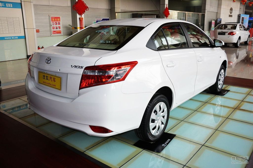 【 丰田威驰高清图片】_超级白色_外观_搜狐汽车网