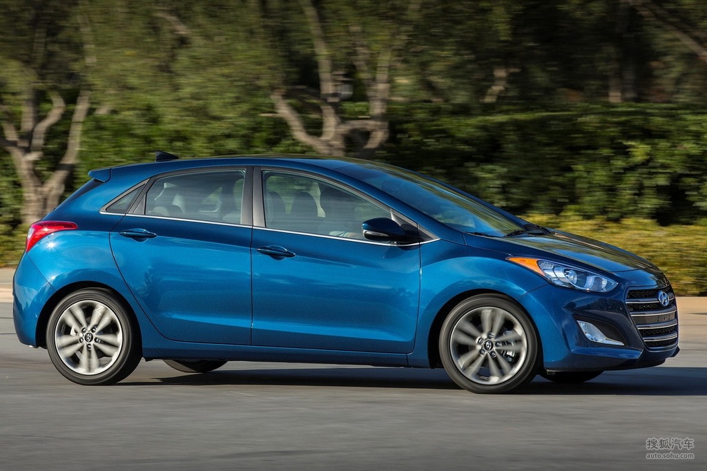 现代伊兰特两厢